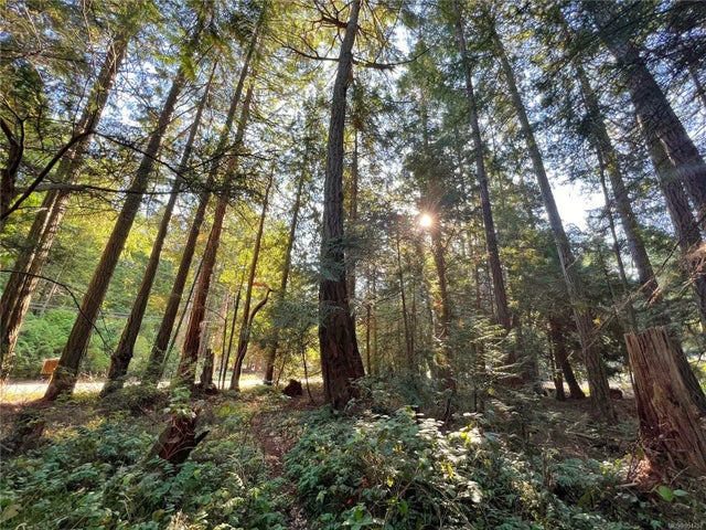 3 of 8 - 323 Davis Rd, Gabriola Island, BC