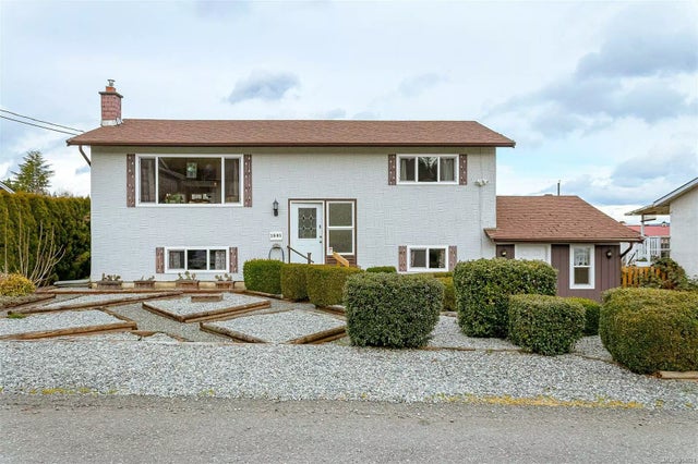 1 of 59 - 1581 Pauline St, Crofton, BC