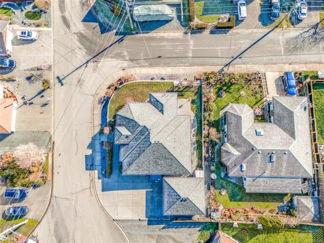 3 of 80 - 1450 Hayhurst Cres, Crofton, BC