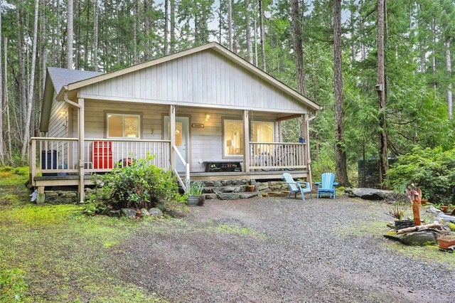 1 of 24 - 325 Malaspina Dr, Gabriola Island, BC