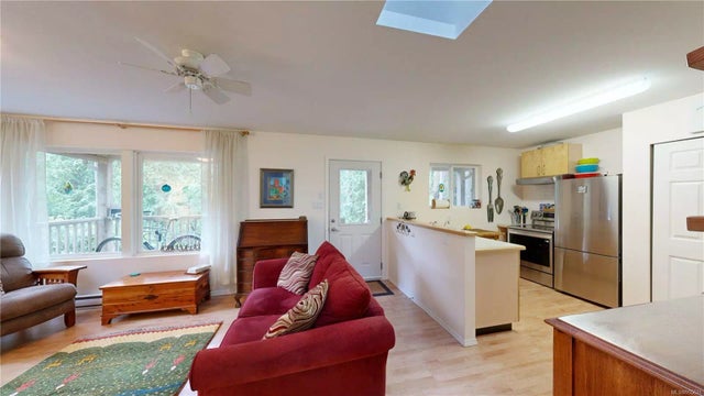 2 of 24 - 325 Malaspina Dr, Gabriola Island, BC