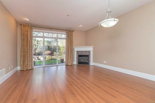 4 of 22 - 3110 Cook St 12, Chemainus, BC