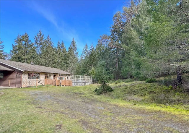 2 of 39 - 480 Bruce Lynn Dr, Gabriola Island, BC