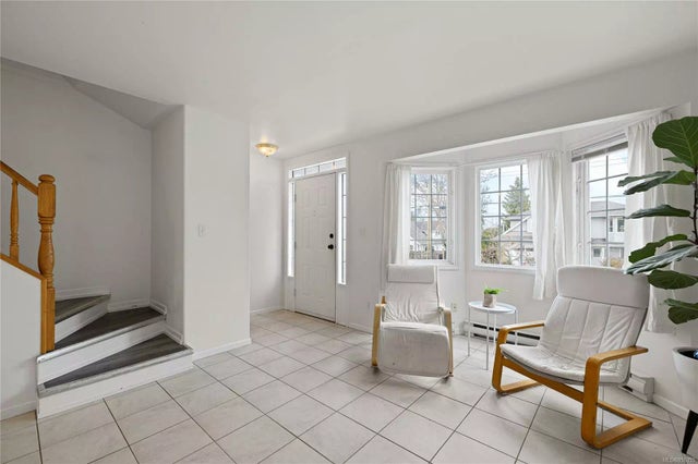 2 of 37 - 9904-9906 Willow St, Chemainus, BC