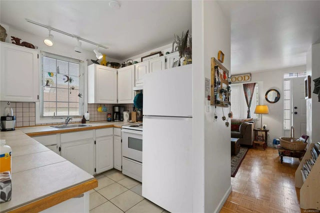 5 of 37 - 9904-9906 Willow St, Chemainus, BC