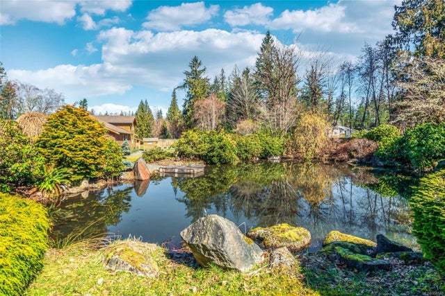 1 of 61 - 3211 Grafton Ave, Hilliers, BC