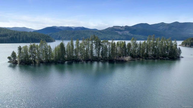 1 of 16 - #4 Island , Lake Cowichan, BC