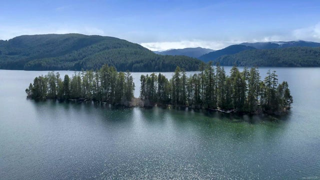 2 of 16 - #4 Island , Lake Cowichan, BC