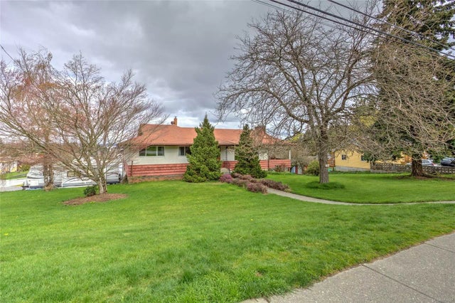 1 of 63 - 1523 Adelaide St, Crofton, BC