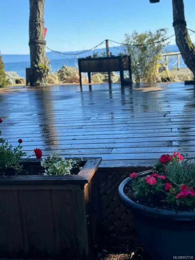 3 of 19 - 6050 Island Hwy 10, Qualicum Beach, BC