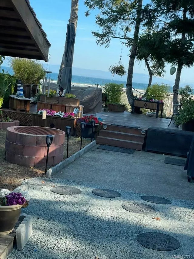 5 of 19 - 6050 Island Hwy 10, Qualicum Beach, BC