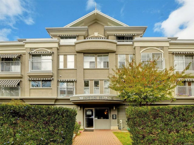 1 of 28 - 1070 Southgate St 302, Victoria, BC