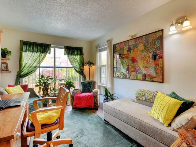2 of 28 - 1070 Southgate St 302, Victoria, BC