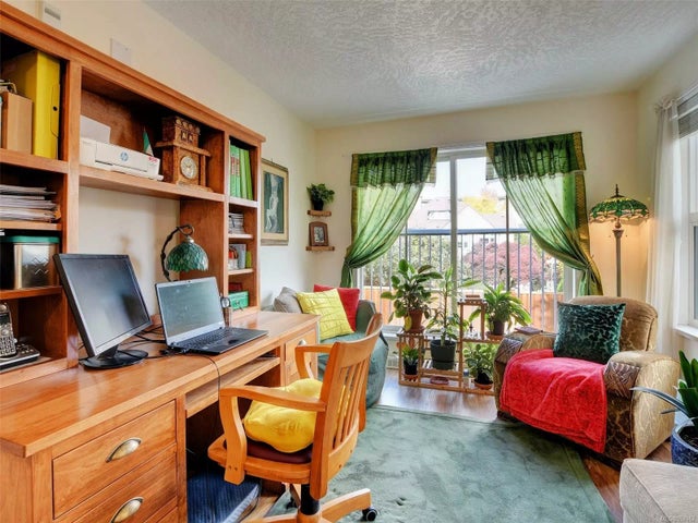 4 of 28 - 1070 Southgate St 302, Victoria, BC
