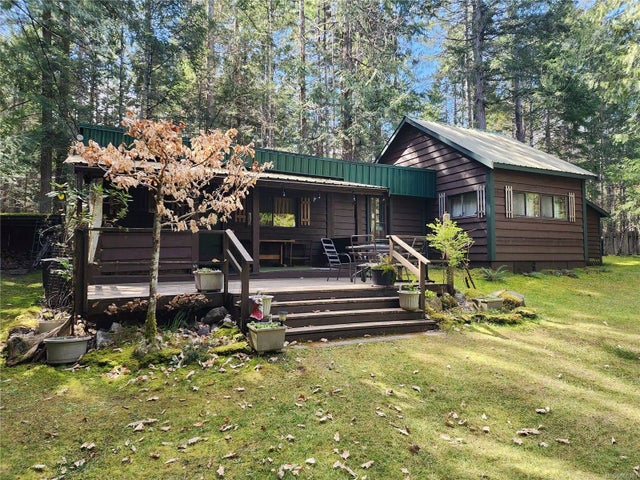 1 of 12 - 275 Malaspina Dr, Gabriola Island, BC