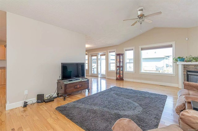 4 of 37 - 1723 Robert St, Crofton, BC