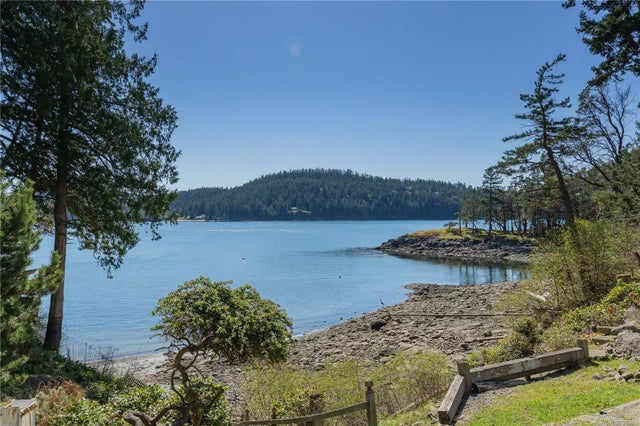 1 of 54 - 630 Dinner Bay Rd, Mayne Island, BC