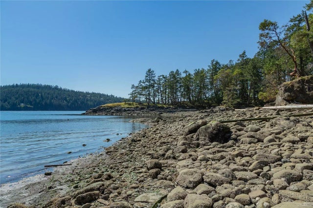 2 of 54 - 630 Dinner Bay Rd, Mayne Island, BC