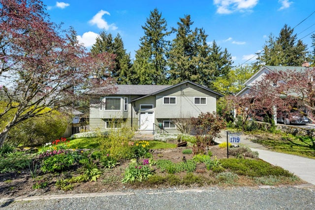 1 of 34 - 1719 Ordano Rd, Cowichan Bay, BC