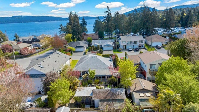 1 of 55 - 8076 Spinnaker Dr, Crofton, BC