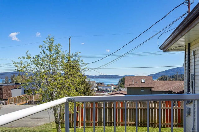 1 of 46 - 1669 Robert St, Crofton, BC