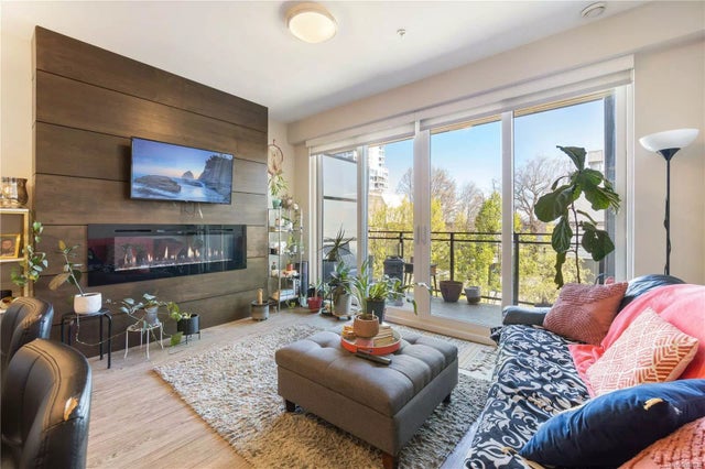 2 of 33 - 91 Chapel St 306, Nanaimo, BC