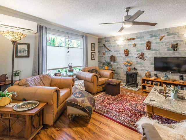 2 of 29 - 3100 Rinvold Rd 1, Hilliers, BC