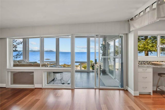 3 of 51 - 220-224 Decourcy Dr, Gabriola Island, BC