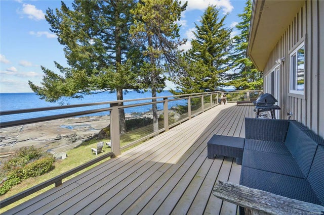 4 of 51 - 220-224 Decourcy Dr, Gabriola Island, BC