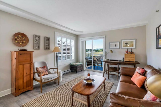 1 of 29 - 9876 Esplanade St 202, Chemainus, BC