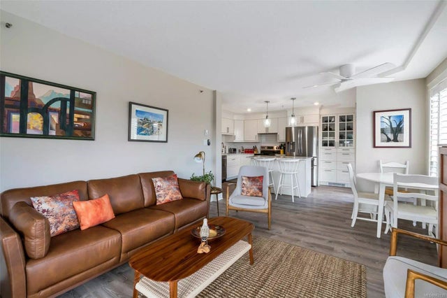 2 of 29 - 9876 Esplanade St 202, Chemainus, BC