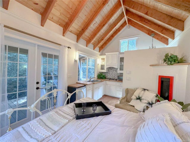 3 of 21 - 661 Berry Point Rd, Gabriola Island, BC