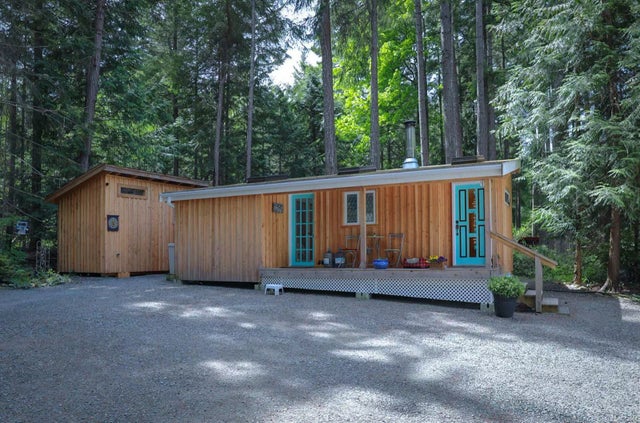 1 of 21 - 439 Berry Point Rd, Gabriola Island, BC