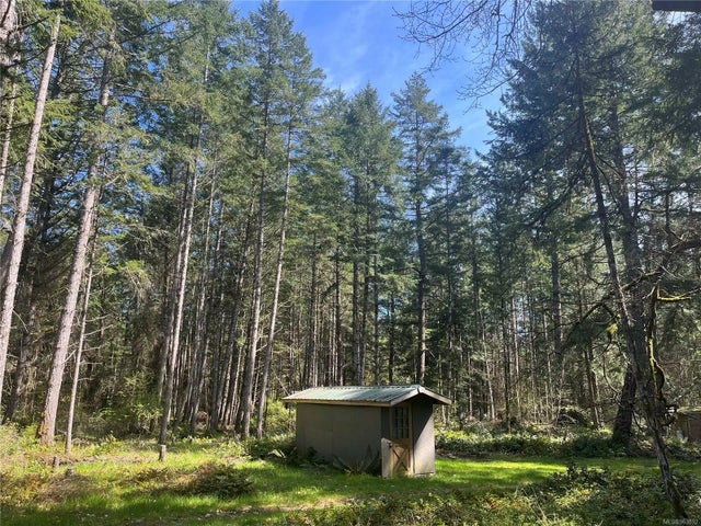 2 of 12 - 2745 Dorby Way, Gabriola Island, BC