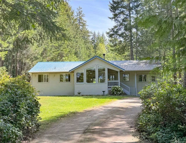 1 of 29 - 904 Redwood Rd, Gabriola Island, BC