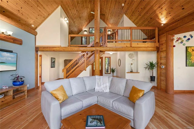 2 of 72 - 2100 Parkway Pl, Errington, BC