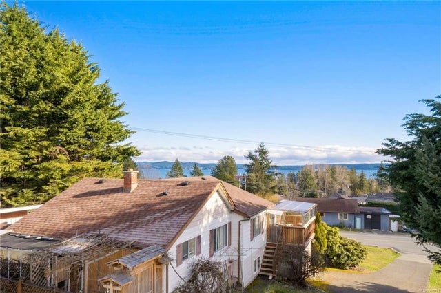 4 of 39 - 3256 Cook St, Chemainus, BC