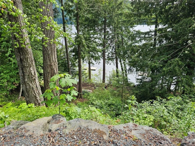 4 of 11 - 3712 Horne Lake Caves Rd, Qualicum Beach, BC