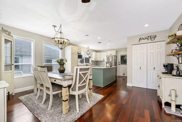 5 of 30 - 3260 Cook St, Chemainus, BC