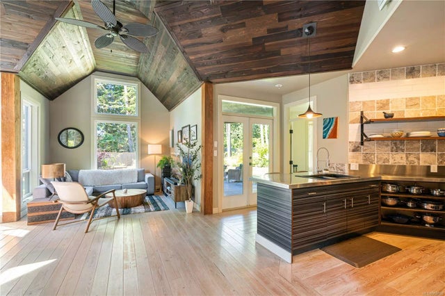 4 of 65 - 2025 Grilse Rd, Gabriola Island, BC