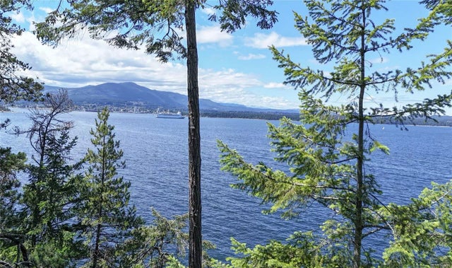 2 of 61 - 135 Easthom Rd, Gabriola Island, BC