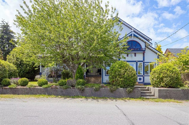 1 of 49 - 9866 Willow St, Chemainus, BC