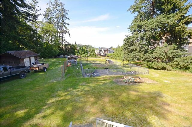 2 of 18 - 6020 Hammond Bay Rd, Nanaimo, BC