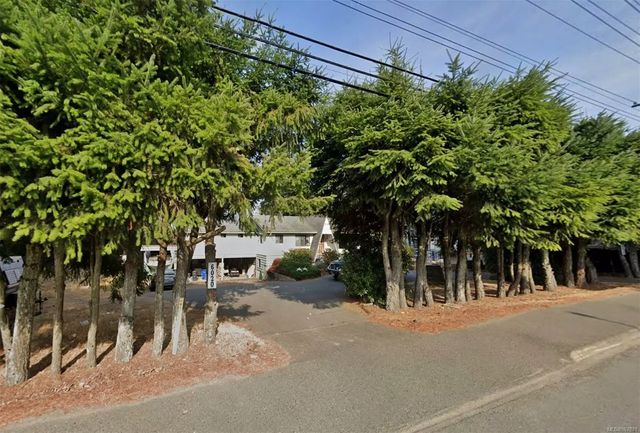 3 of 18 - 6020 Hammond Bay Rd, Nanaimo, BC