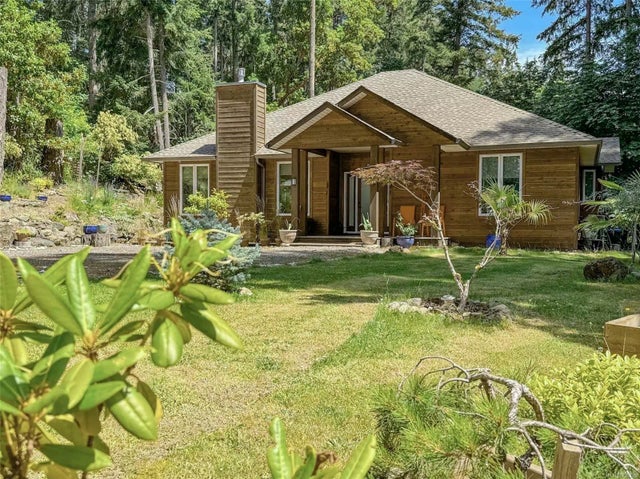 1 of 43 - 2524 Tyee Dr, Gabriola Island, BC
