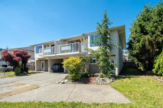 1 of 42 - 8110 Bertha St, Crofton, BC