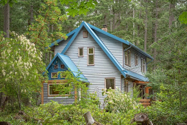 1 of 43 - 3150 Whalley Rd, Gabriola Island, BC