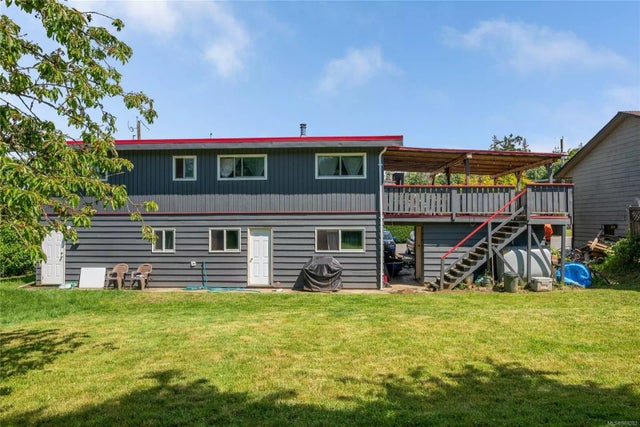 2 of 33 - 8008\8010 Queen St, Crofton, BC