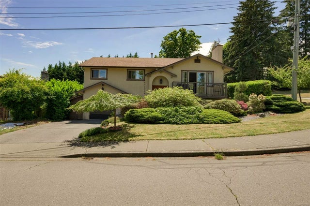 2 of 62 - 3066 Hawthorne St, Chemainus, BC