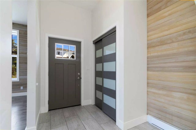 3 of 61 - 515 Wilson St, Victoria, BC